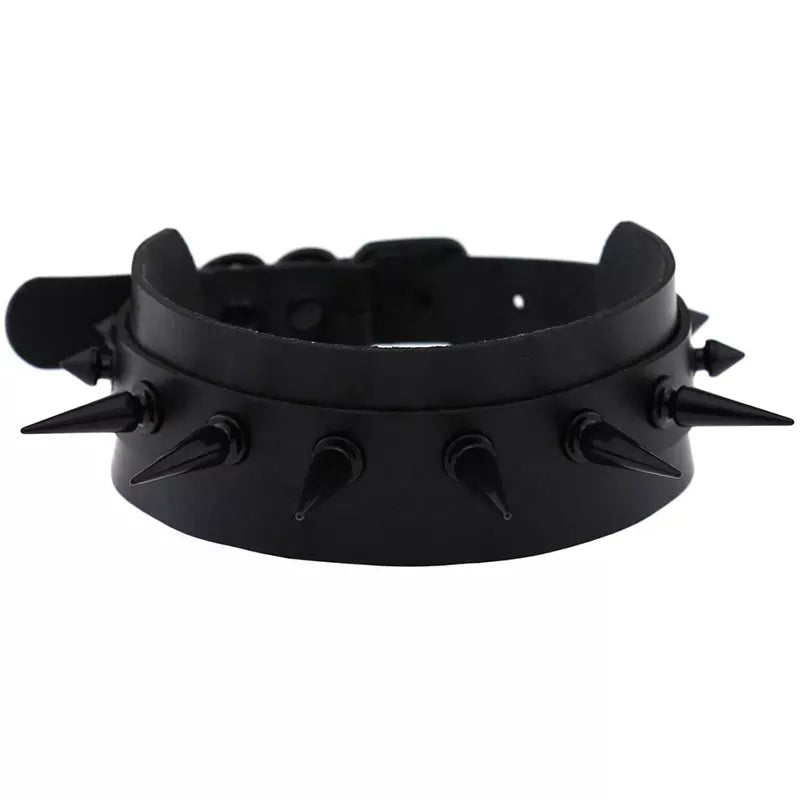 Black spiked collar with adjustable buckle