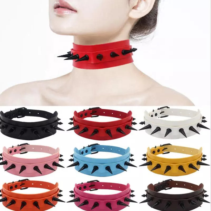 Black spiked collar with adjustable buckle