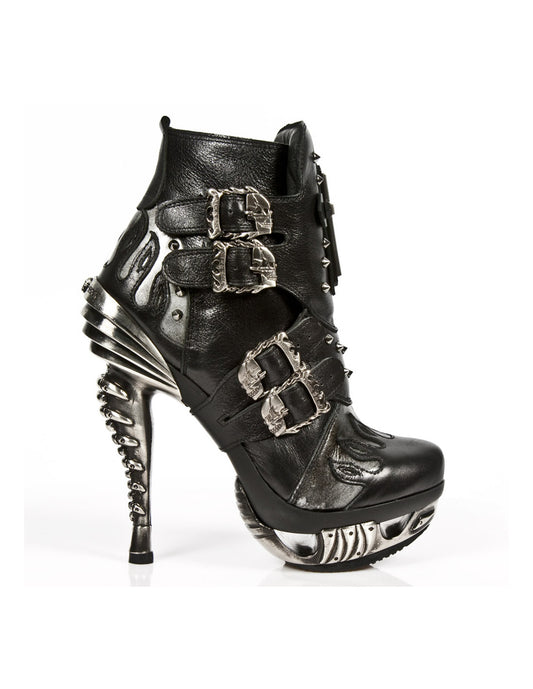 Metal Heel Spikes and a Cross ANKLE BOOT PUNK