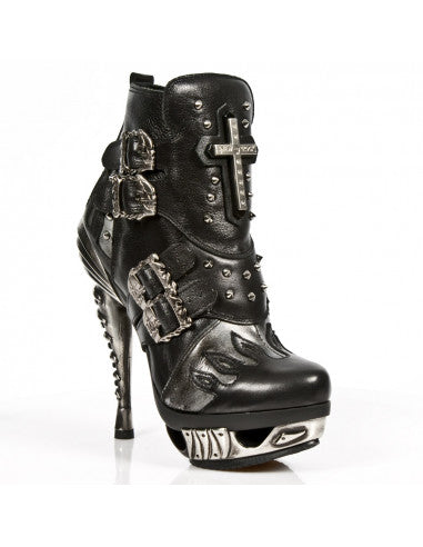 Metal Heel Spikes and a Cross ANKLE BOOT PUNK